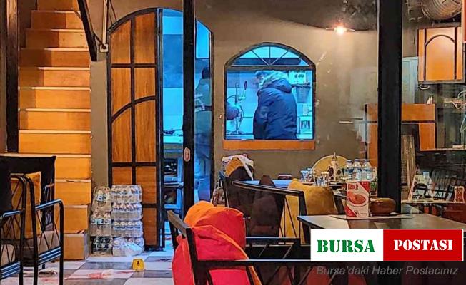 (ÖZEL) – Taksim’de silahlı saldırgan kafede dehşet saçtı: 2 yaralı