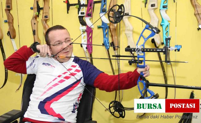 (ÖZEL) Tekerlekli sandalyede oturarak ‘hedefi 12’den vurmak için mücadele ediyor