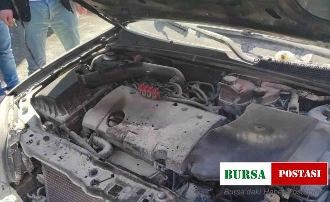 Park halindeki otomobil alev aldı, ekipler zamanında müdahale etti