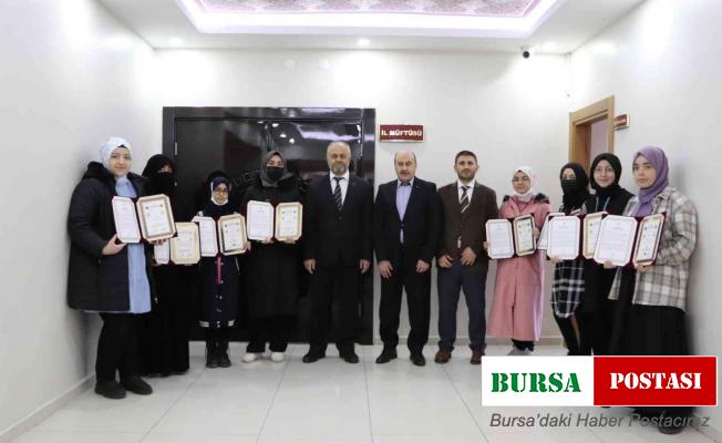 Pehlivan’dan 9 öğrenciye hafızlık belgesi