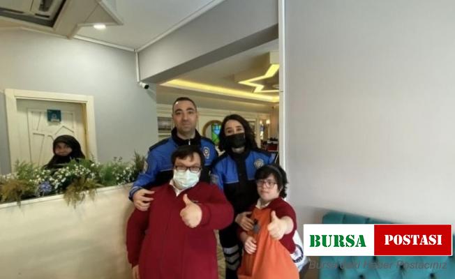 Polis ekiplerinden down sendromlu çocuklara anlamlı ziyaret