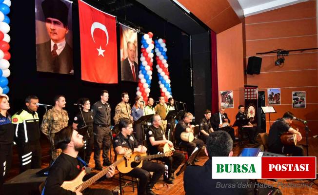 Polis korosu bu kez protokole konser verdi