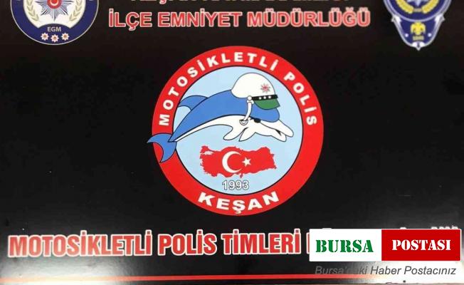 Polisten kaçan şahsın üzerinden paket paket uyuşturucu çıktı