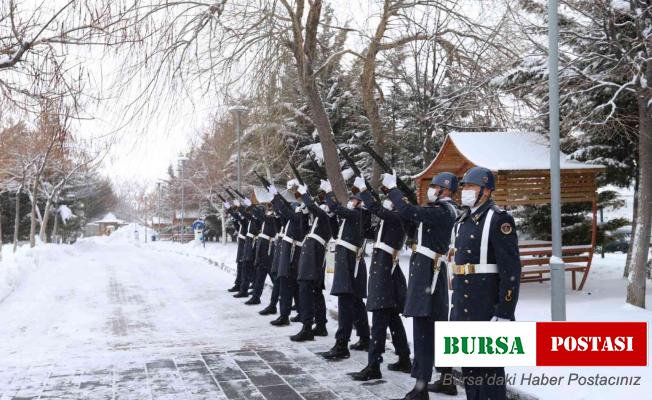 Rektör Aktekin: Çanakkale Deniz Zaferi’nin yıl dönümü programına katıldı
