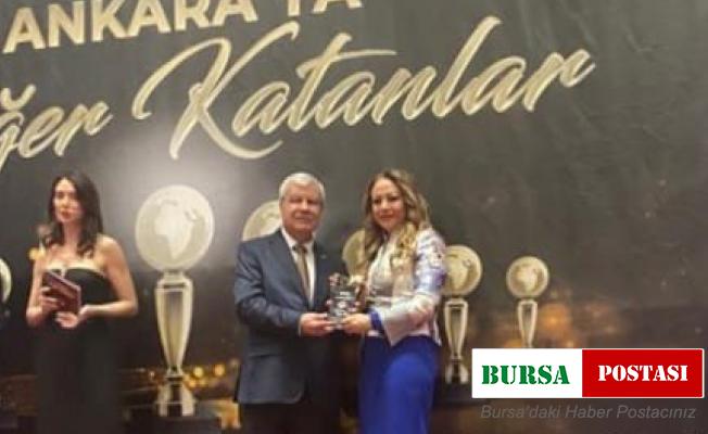 Rektör Karabulut’a ödül
