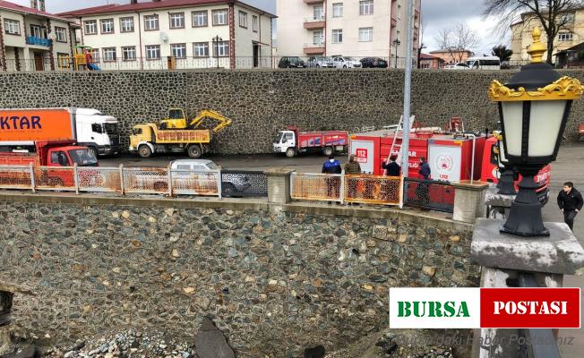 Rize’de dere yatağında mahsur kalan köpek itfaiye ekiplerince kurtarıldı