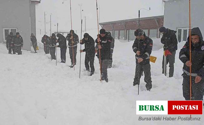 Rüzgar enerji santrali personeline çığ eğitimi
