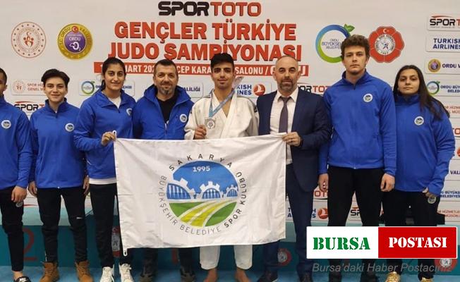 Sakarya Büyükşehirli sporcu, Ordu’da madalya kazandı