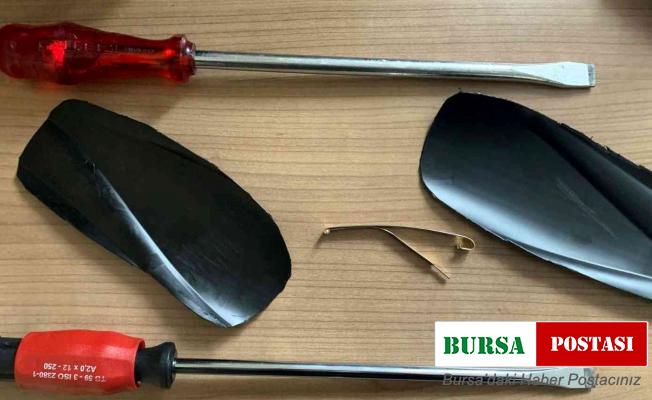 Sakarya’da abla-kardeş hırsızlığı: Biri çaldı, diğeri gözcülük yaptı