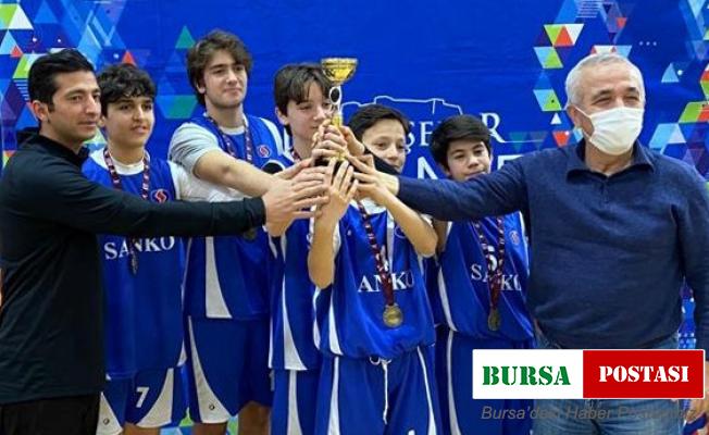 SANKO Okulları namağlup şampiyon oldu