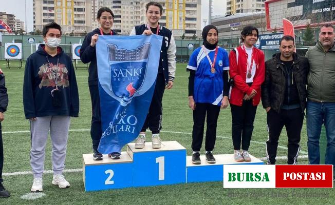 Sanko Okulları öğrencileri okçulukta 2 madalya kazandı