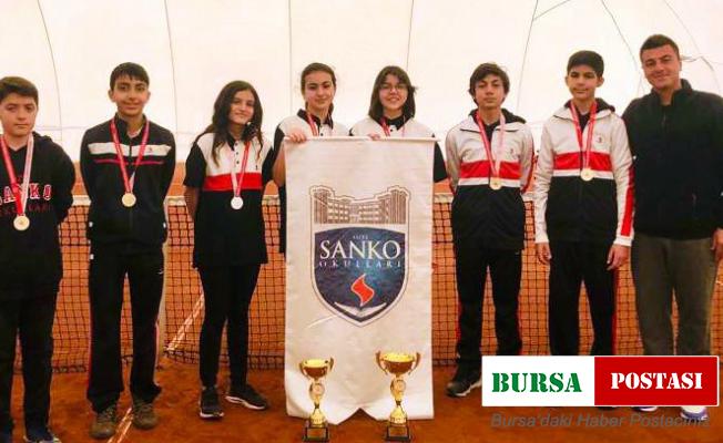 SANKO Okulları öğrencilerinin tenis başarısı