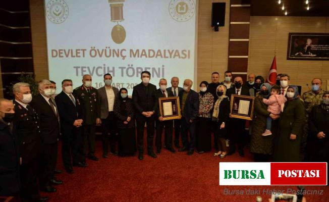 Şehit ailesi ve gazilere övünç madalyaları törenle verildi