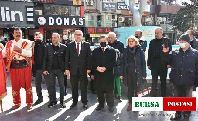 Şehzadeler Belediyesi şehitleri andı