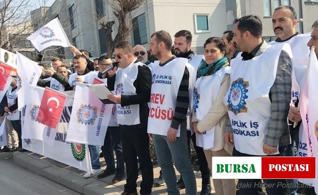 Sendikaya üye olduğu için işçinin akdine son veren fabrika önünde eylem