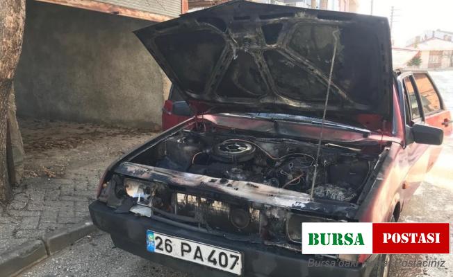 Seyir halindeyken alev alan otomobilde maddi hasar meydana geldi