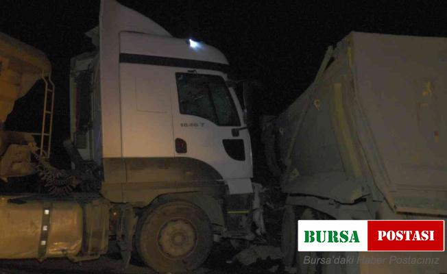 Şile yolunda hafriyat kamyonu bariyerleri kırıp karşı şeride geçti: 2 hafif yaralı