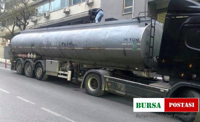Sokak ortasındaki tankerde 26 ton kaçak akaryakıt ele geçirildi