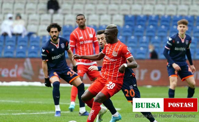 Spor Toto Süper Lig: Medipol Başakşehir: 0 – Antalyaspor: 1 (İlk yarı)