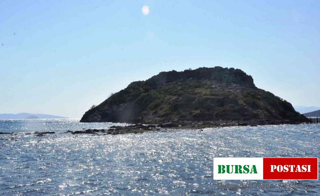 Sular çekildi adaya giden kral yolu ortaya çıktı