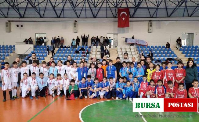 Tavas’ta futsal turnuvası sona erdi