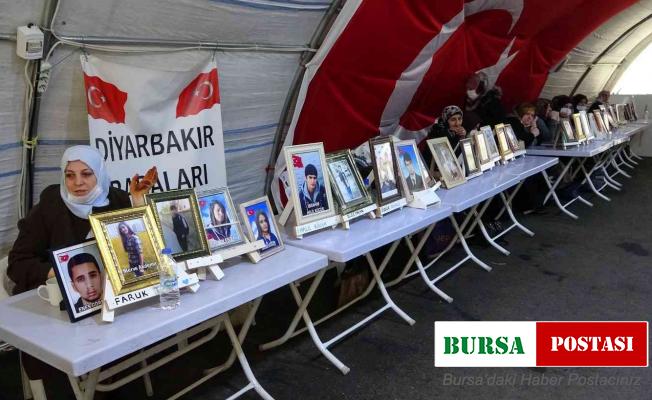 Terör mağduru aileler 928 gündür Diyarbakır’da evlatlarının yolunu gözlüyor
