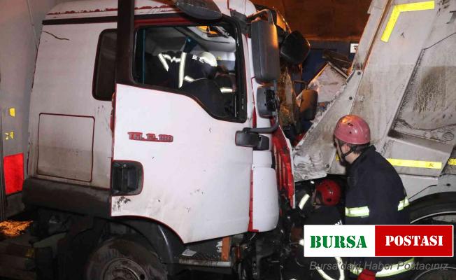 Tünelde feci kaza, 3 kamyon birbirine girdi