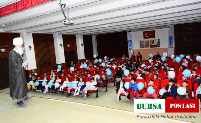 Tuşba Belediyesi öğrencileri tiyatro ile buluşturdu