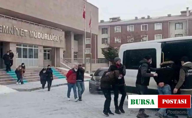 Tutuklu ve hükümlülere uyuşturucu temini iddiasıyla 7 zanlı tutuklandı