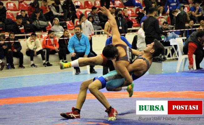 U17 Erkekler Grekoromen Türkiye Güreş Şampiyonası Amasya’da başladı