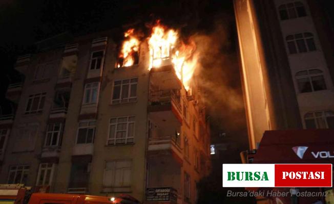 Üçlü priz yangın çıkarttı, ev alevlere teslim oldu