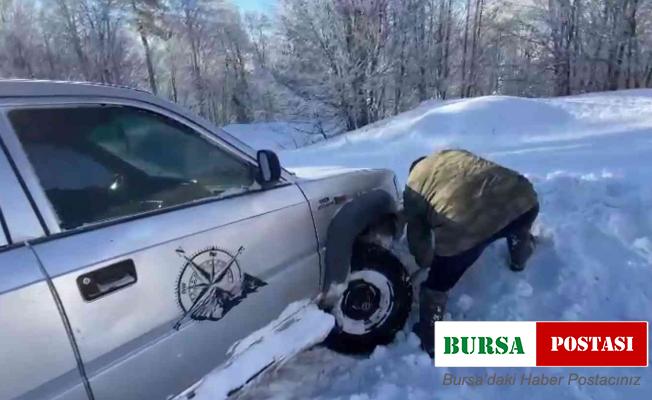 Ulus Dağı’nda mahsur kaldı, off-roadçılar karları aşıp yardıma koştu