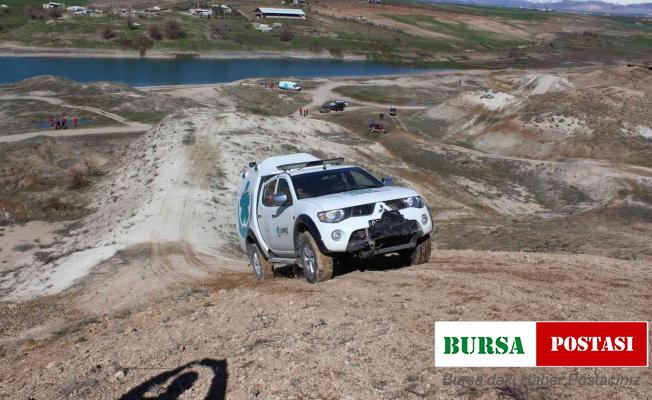 UMKE gönüllüleri arazide sürüş tekniği eğitimi aldı