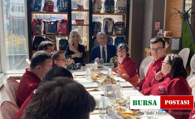 Üsküdar’da Down Sendromu Farkındalık Günü’nde özel çocuklar Seda Sayan ile buluştu