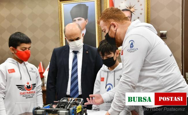 Vali Dağlı’dan dünyanın en büyük robotik yarışmasına katılacak gençlere tebrik