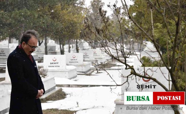 Vali Dr. Kemal Kızılkaya şehitlik ziyaretinde duygu dolu anlar yaşadı