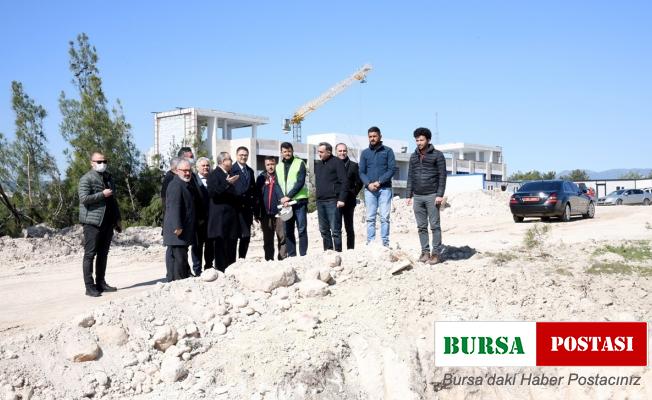 Vali Su, inşaatı süren merkezlerde incelemelerde bulundu