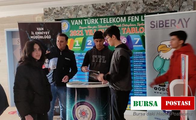 Van polisinden öğrencilere internet kullanımı eğitimi
