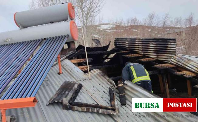 Van’da çatı yangını