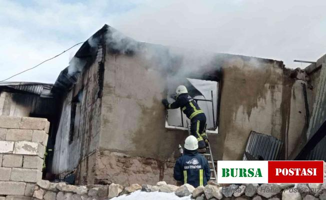 Van’da ev yangını