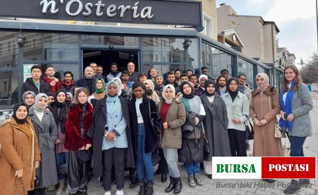 Yabancı öğrenciler kahvaltıda bir araya geldi