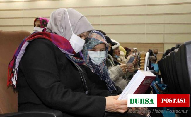 Yaşlı bireylere hafızayı güçlü tutmak için örgü ve bulmaca seti hediye edildi