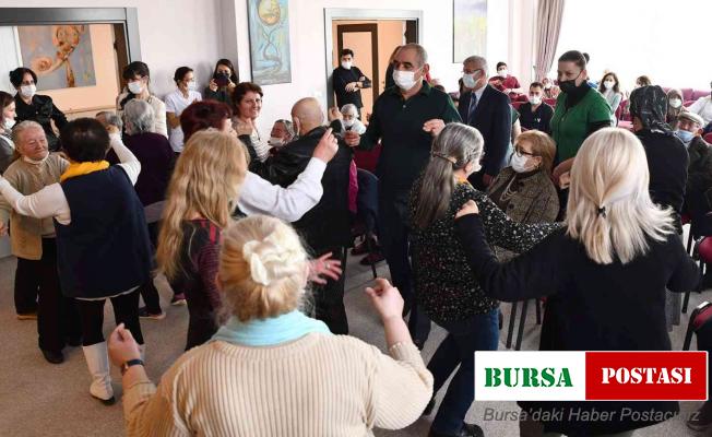 Yaşlı vatandaşlar için özel eğlence