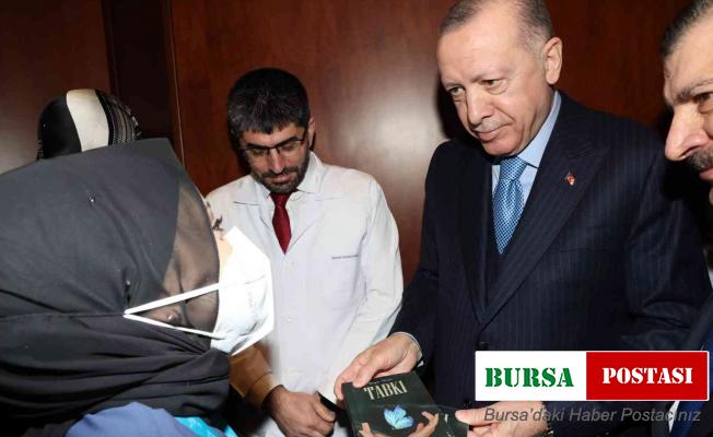 ‘Yılın hemşiresi’ Büşra Torun, ödülünü Cumhurbaşkanı Erdoğan’dan aldı