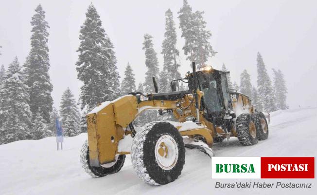 Yoğun kar yağışı Kastamonu’da 443 köy yolunu ulaşıma kapattı
