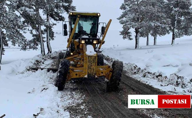 Yoğun kar yağışının ardından ’Orman kahramanları’ karla mücadelede de vatandaşın hizmetinde