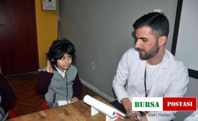 Yüksekova’da ilkokul öğrencileri işitme testinden geçirildi