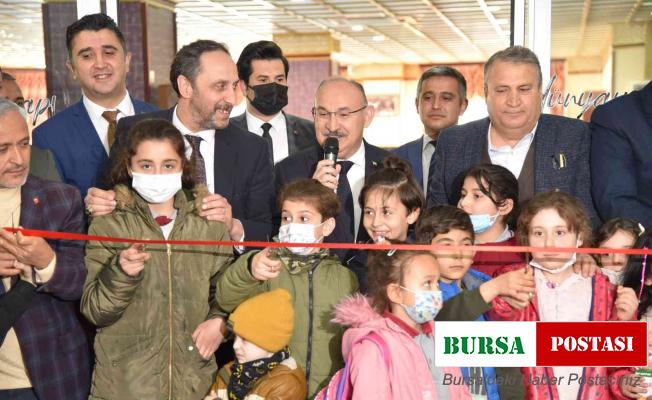 Yunusemre İlçe Halk Kütüphanesi açıldı