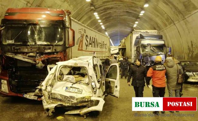 Zincirleme kazada bacakları kopan genç hastanede hayatını kaybetti