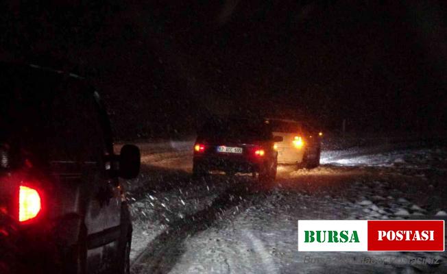 Zonguldak’ta yoğun kar sürücülere zor anlar yaşattı